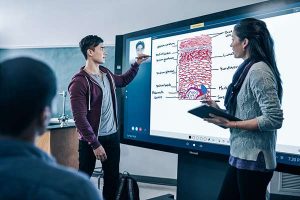 Broadclyst School – Surface Hub teamworking